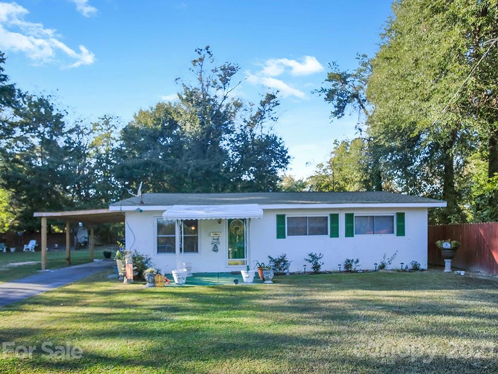 1520 Holly Leaf Avenue