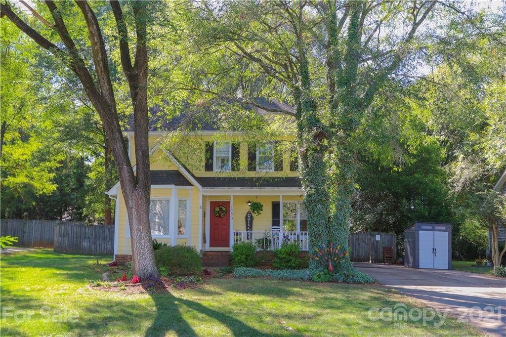 19613 Tryon Street