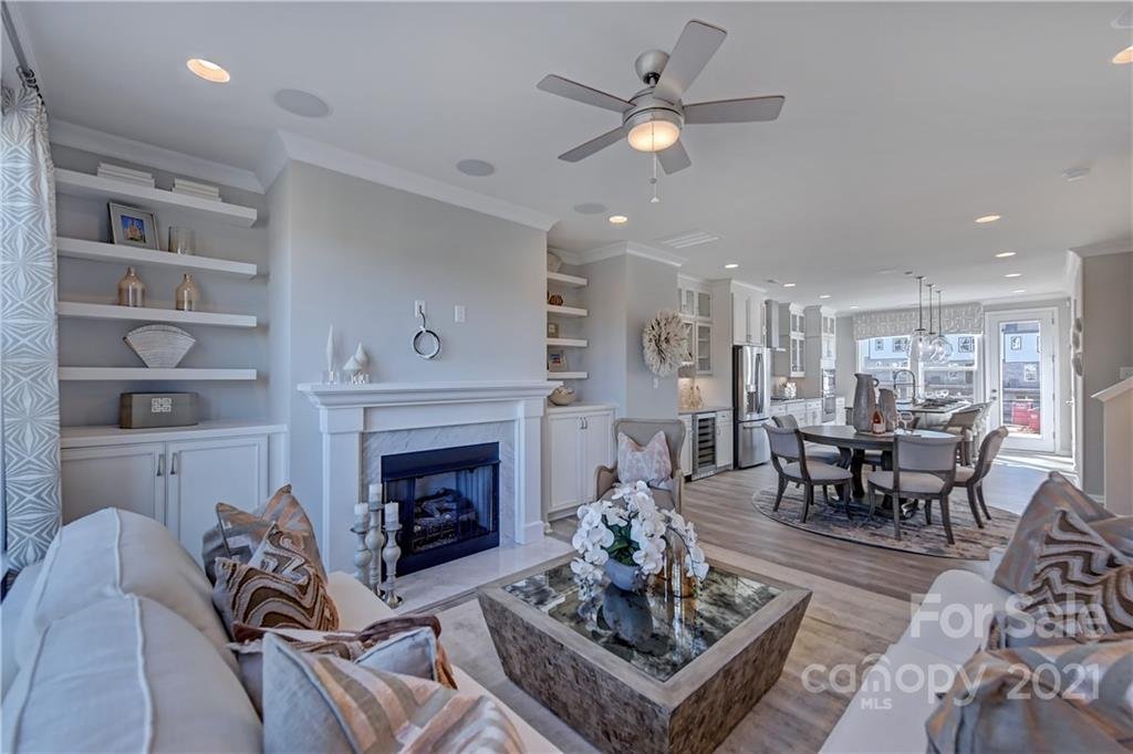 219 Maidenstone Trail