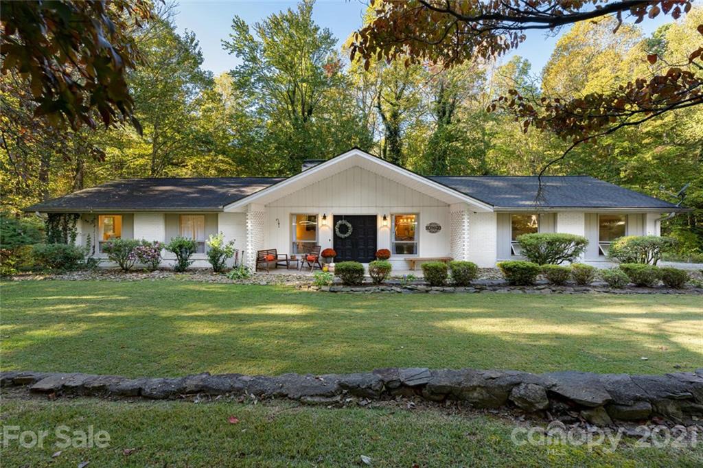 7 Greenbriar Avenue
