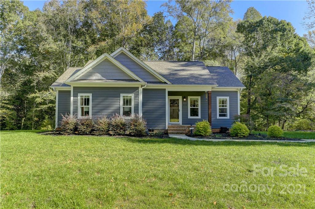 212 Paradise Drive