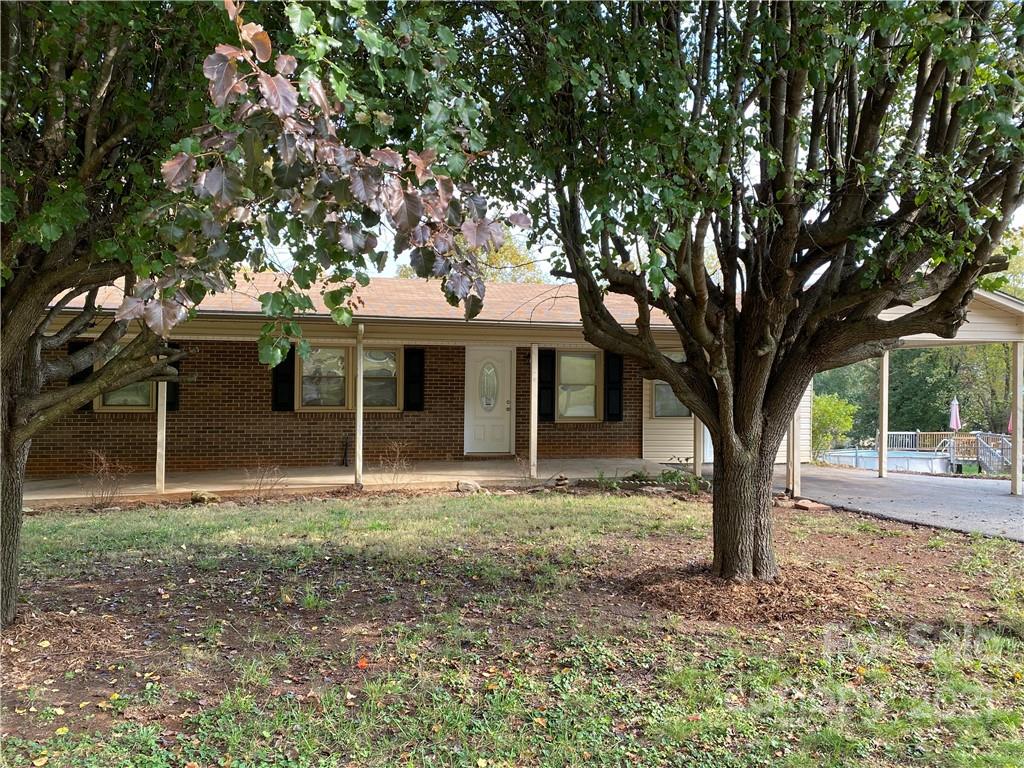 1045 Stagecoach Trail