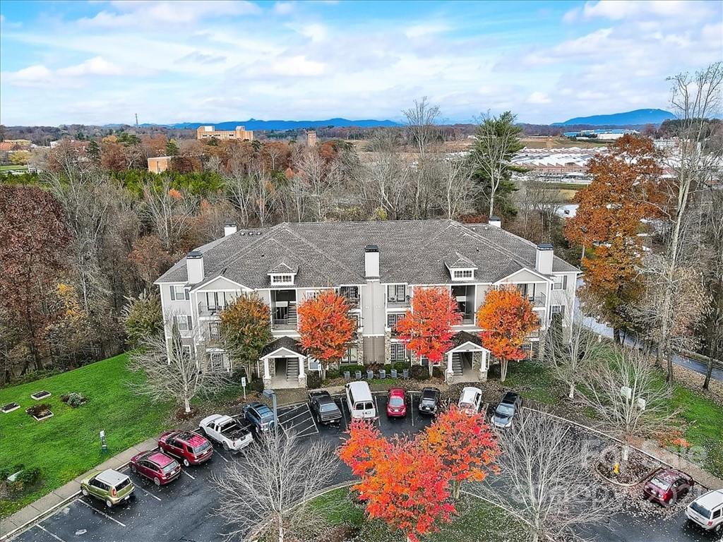 300 Vista Lake Drive 106