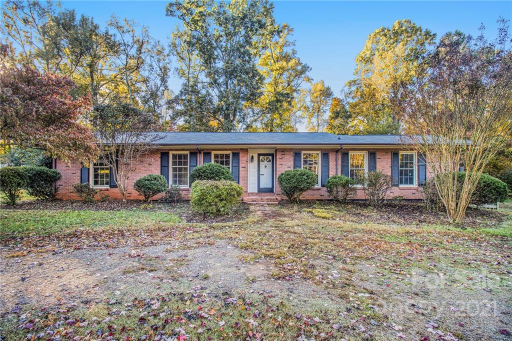 6311 Woodland Circle