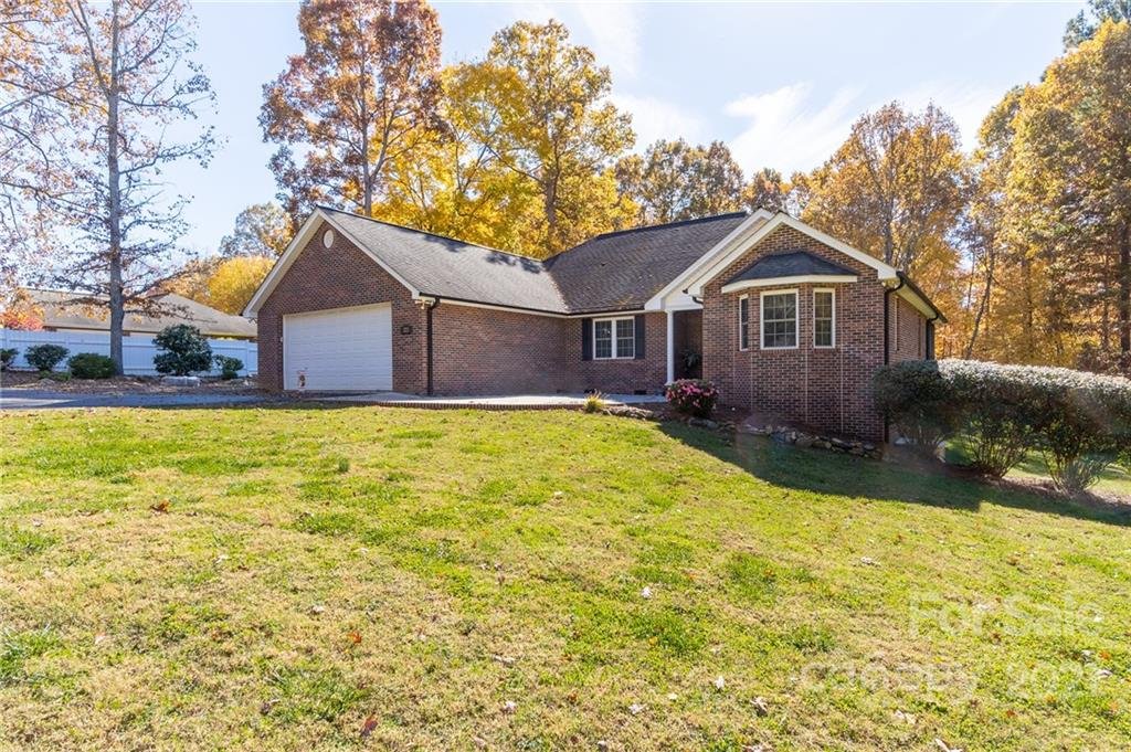223 Fox Den Road