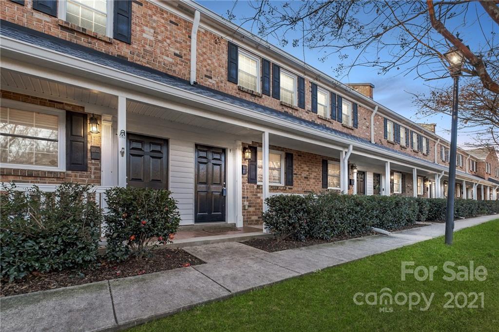 1218 Green Oaks Lane i