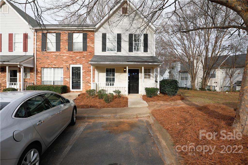 6231 Windsor Gate Lane