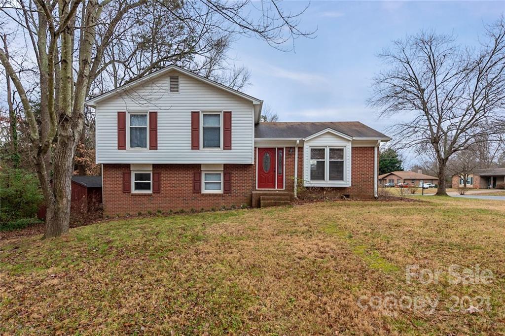 4708 Oakwood Circle