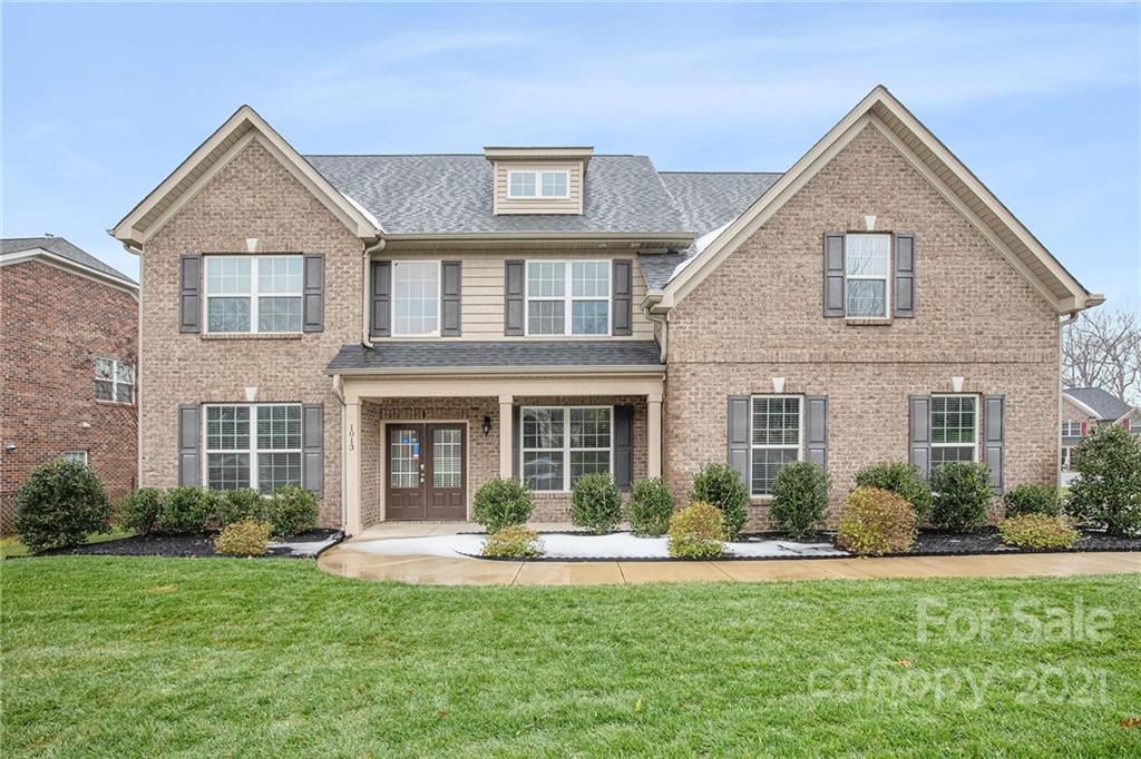 1013 Simmon Tree Court