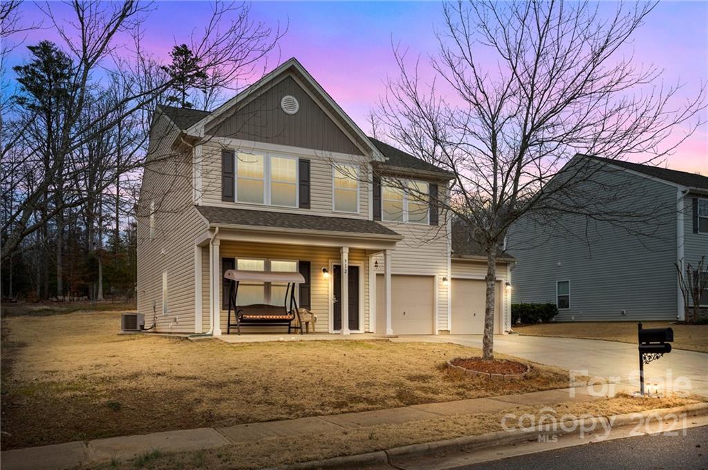 912 Little Dog Lane