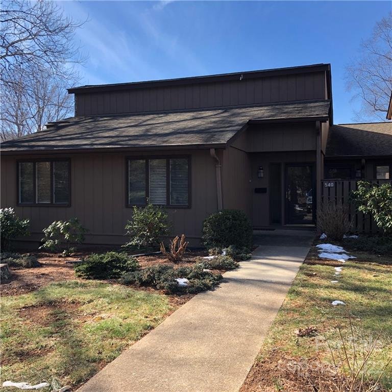 540 Crowfields Lane