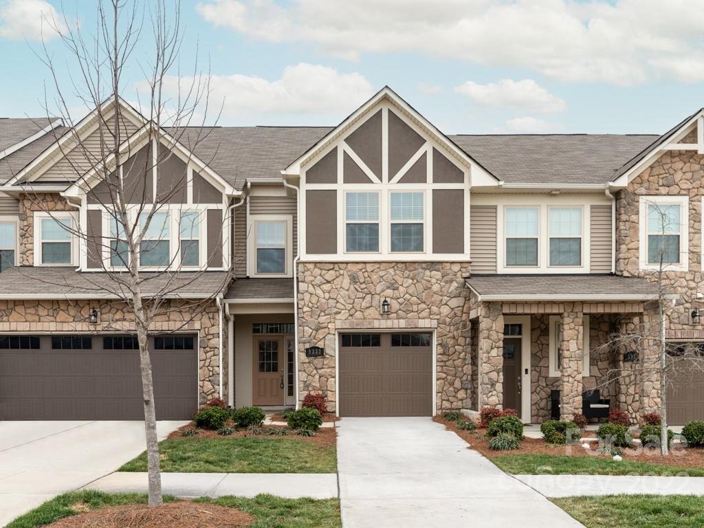 9333 Glenburn Lane