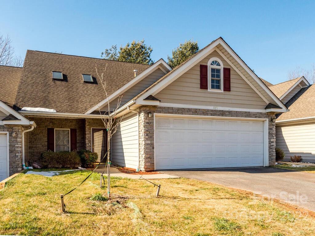 873 West Pointe Drive