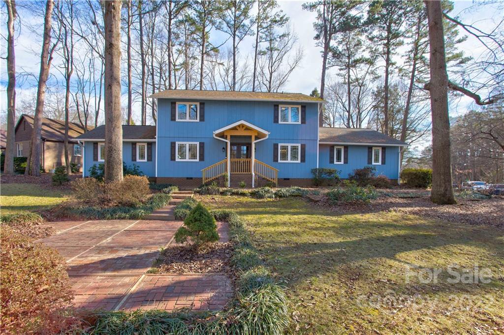 501 Camelot Drive