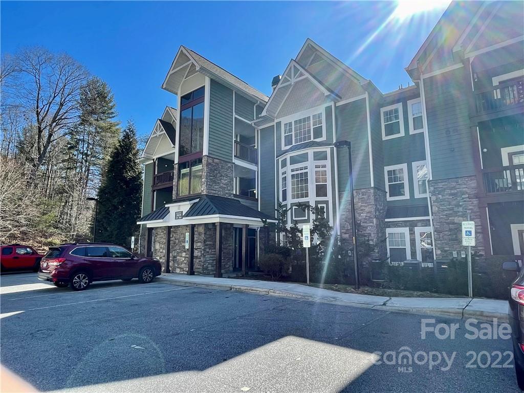 1000 Olde Eastwood Village Boulevard 204