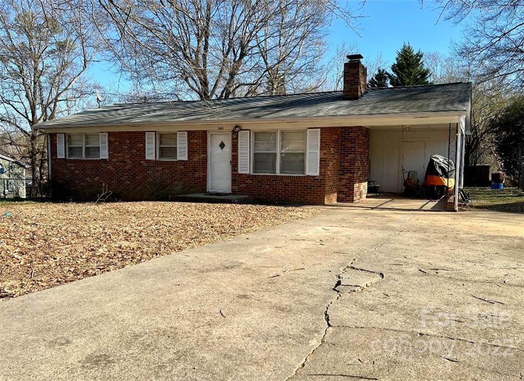 2401 Woodleaf Drive