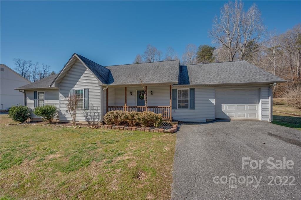 70 Lynnbrook Way
