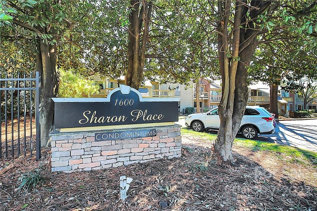 1612 Sharon Road