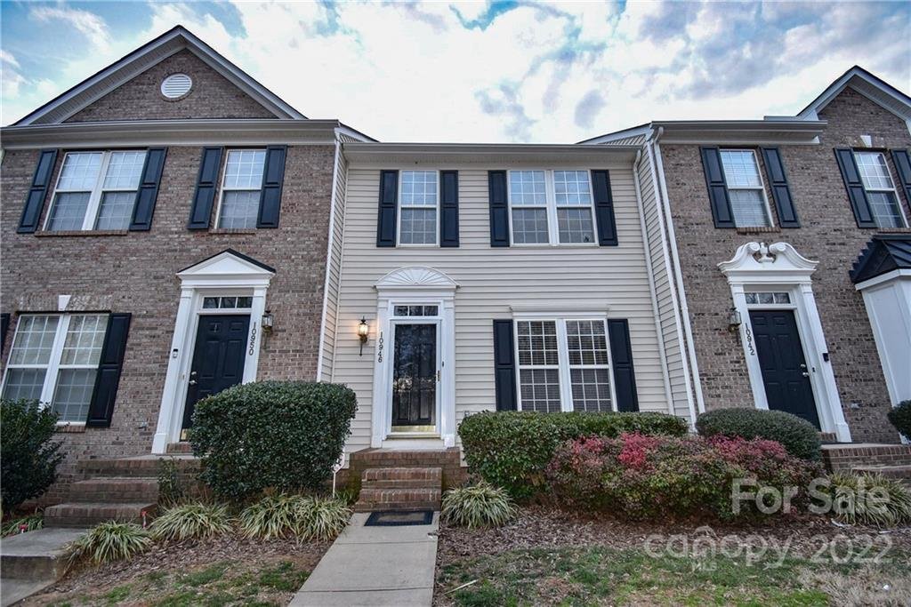10946 Garden Oaks Lane