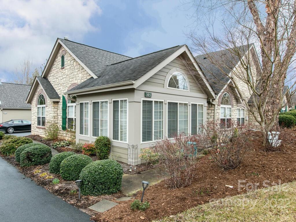 105 Outlook Circle