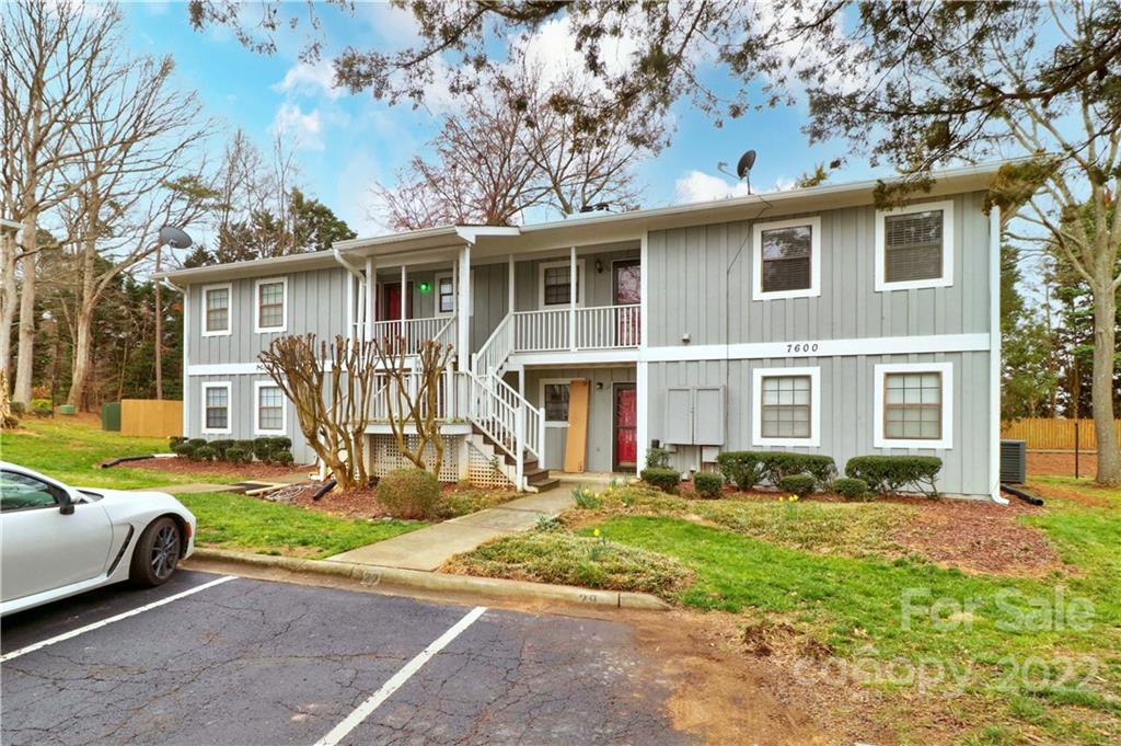 7600 Woods Lane