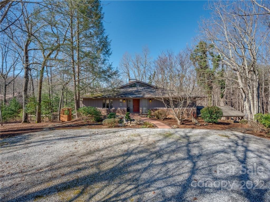 864 Mountain Laurel Drive