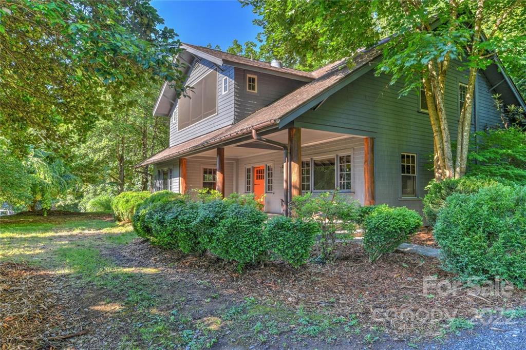 302 Iron Ridge Loop