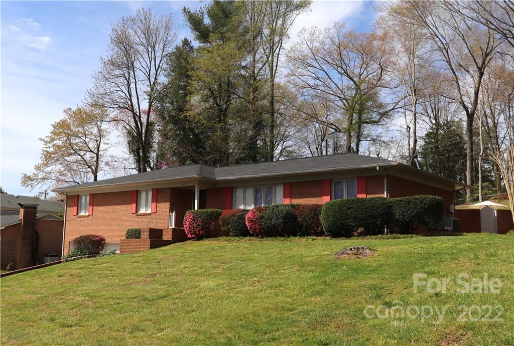 909 Hemlock Drive