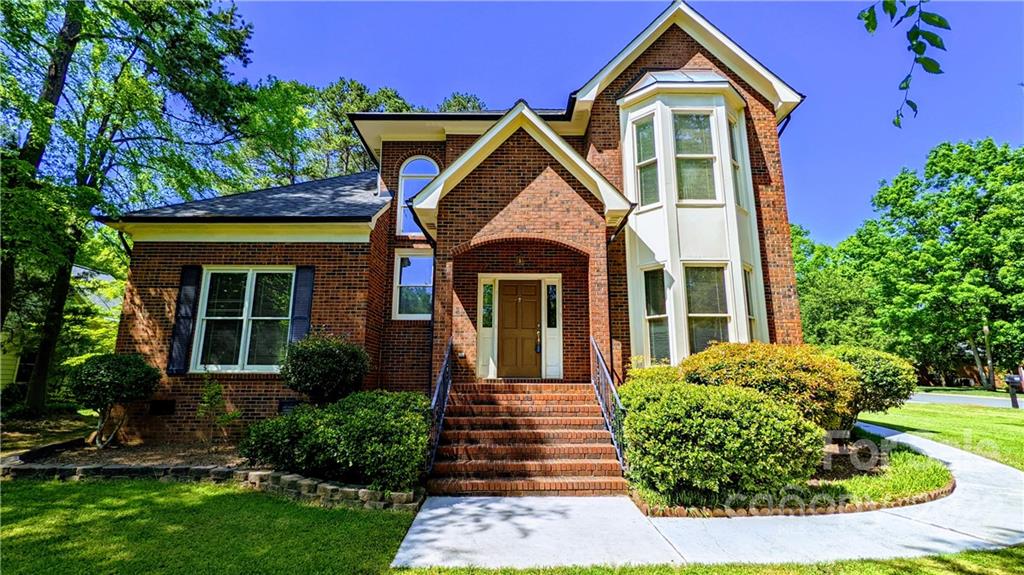 2703 Bent Oak Drive