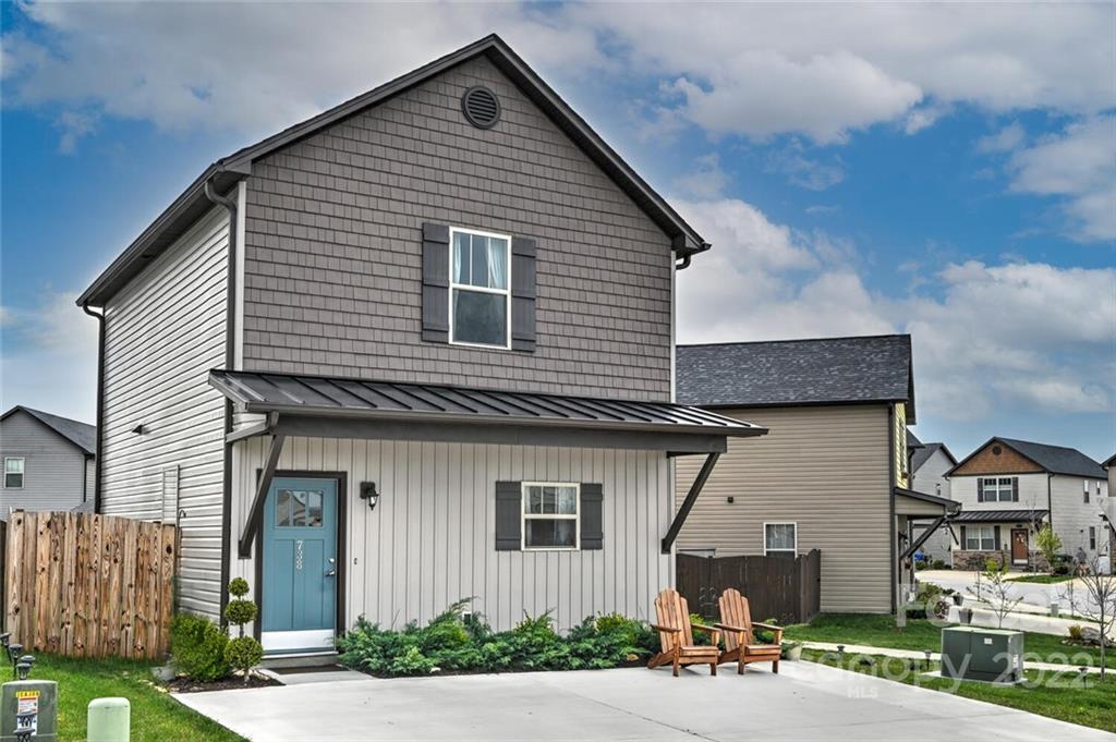 738 Cardwell Lane
