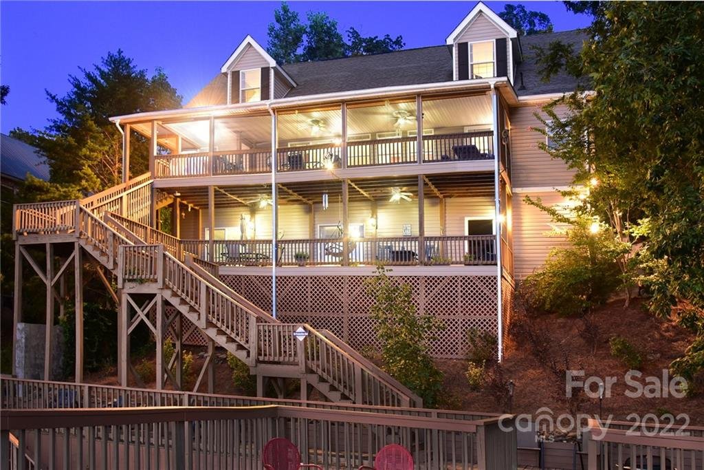 279 Lakewood Circle