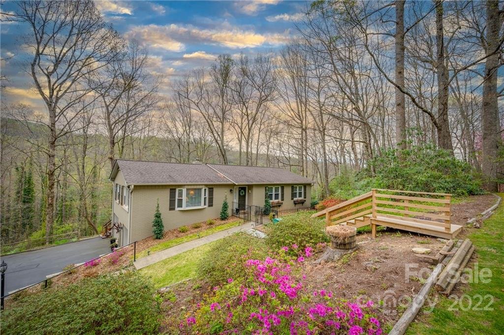 429 Deerhaven Lane