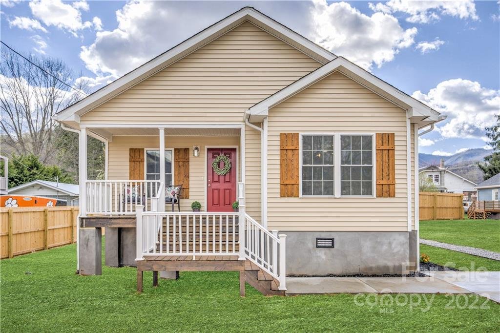 721 Camelot Drive