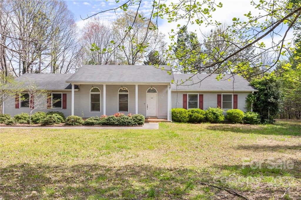 383 Woody Circle