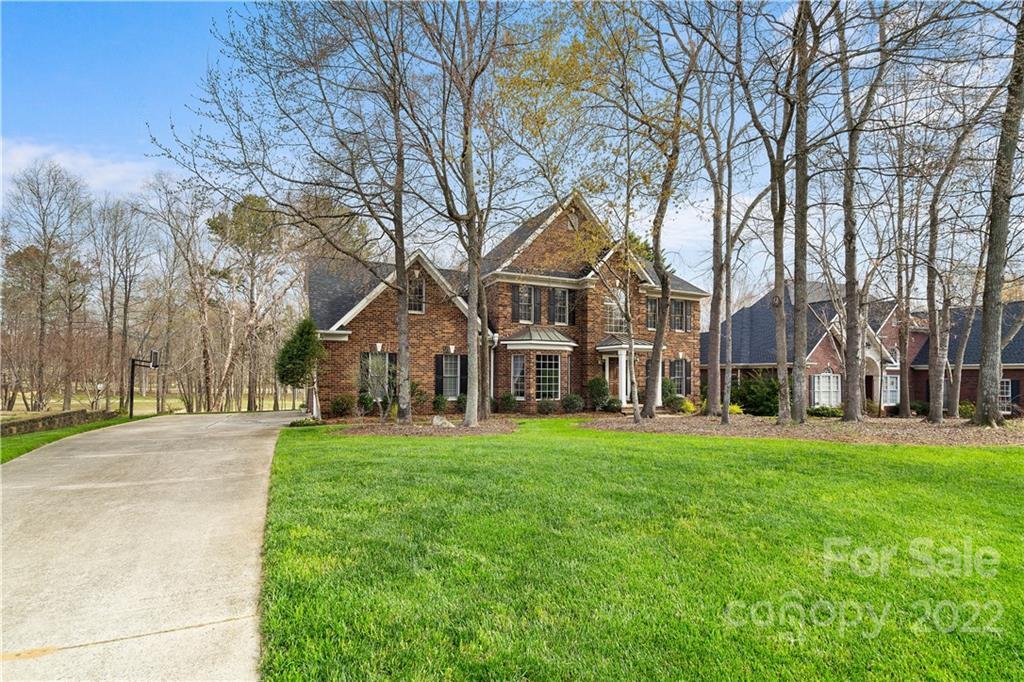 2401 Flagstick Drive