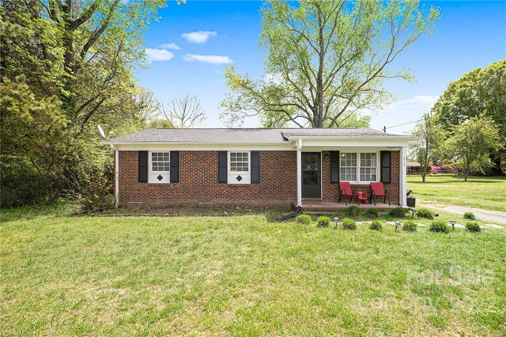 914 Iris Drive