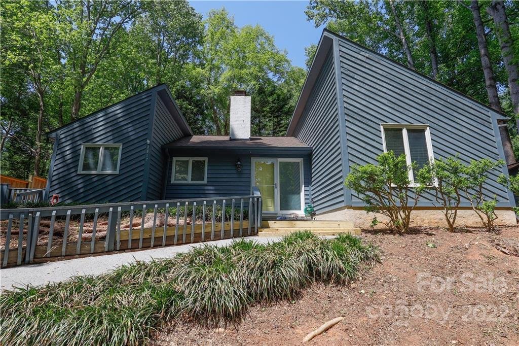 2817 Patio Lane