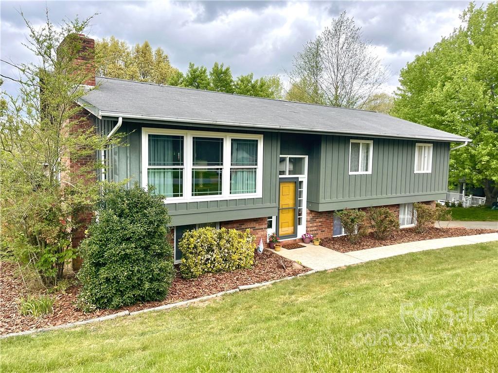 160 Forsythia Lane