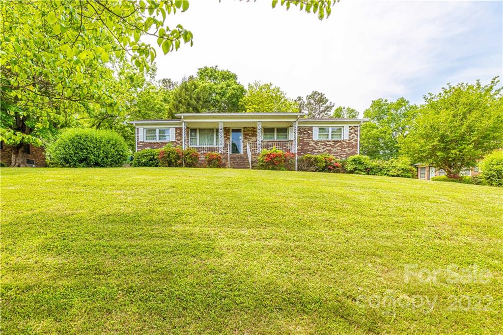 2419 Sandlewood Drive