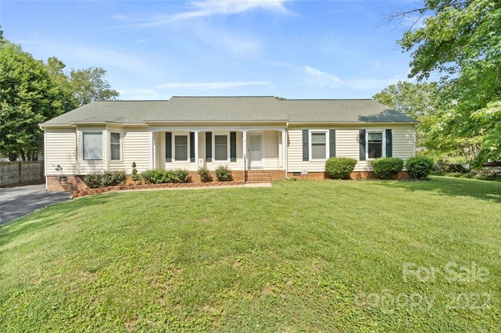 2116 Helen Drive