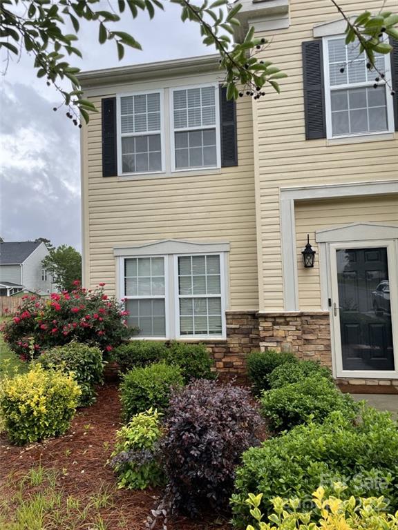 2127 Drewman Place