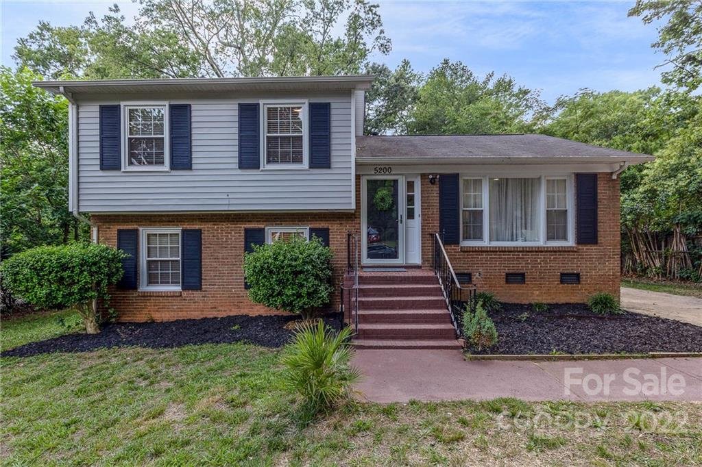 5200 Delivau Drive