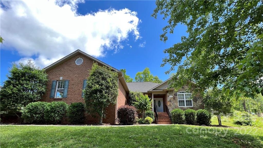 1277 Kensington Circle