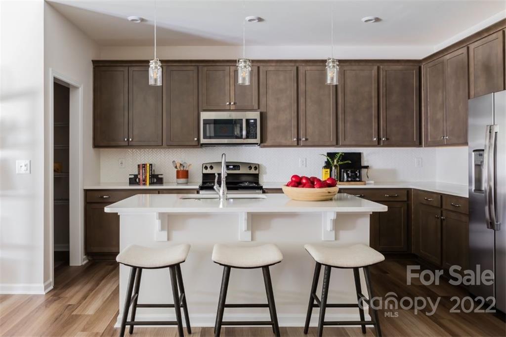 537 Madison Falls Court