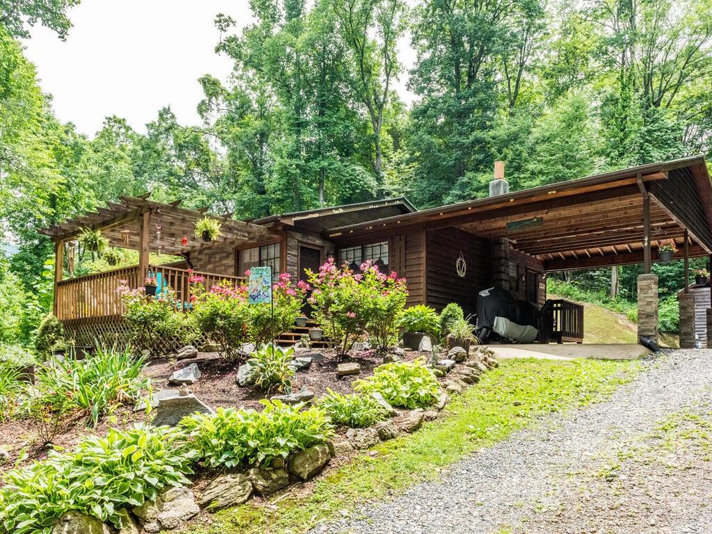 44 Sutton Knob Road