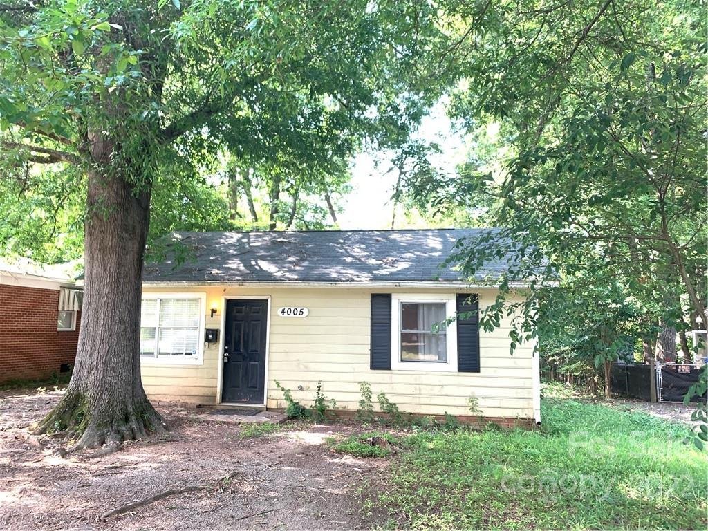 4005 Howie Circle