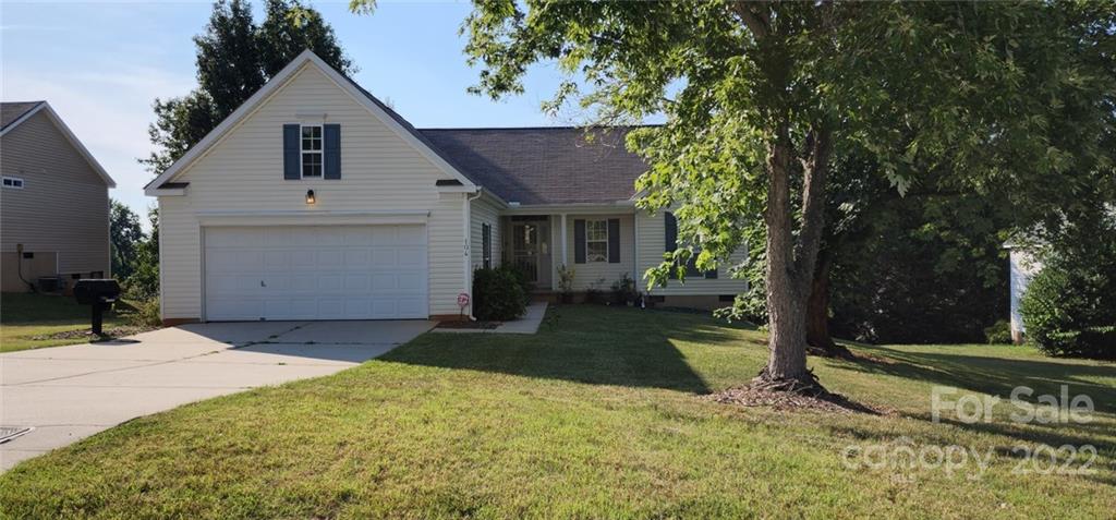 104 S Mulberry Court