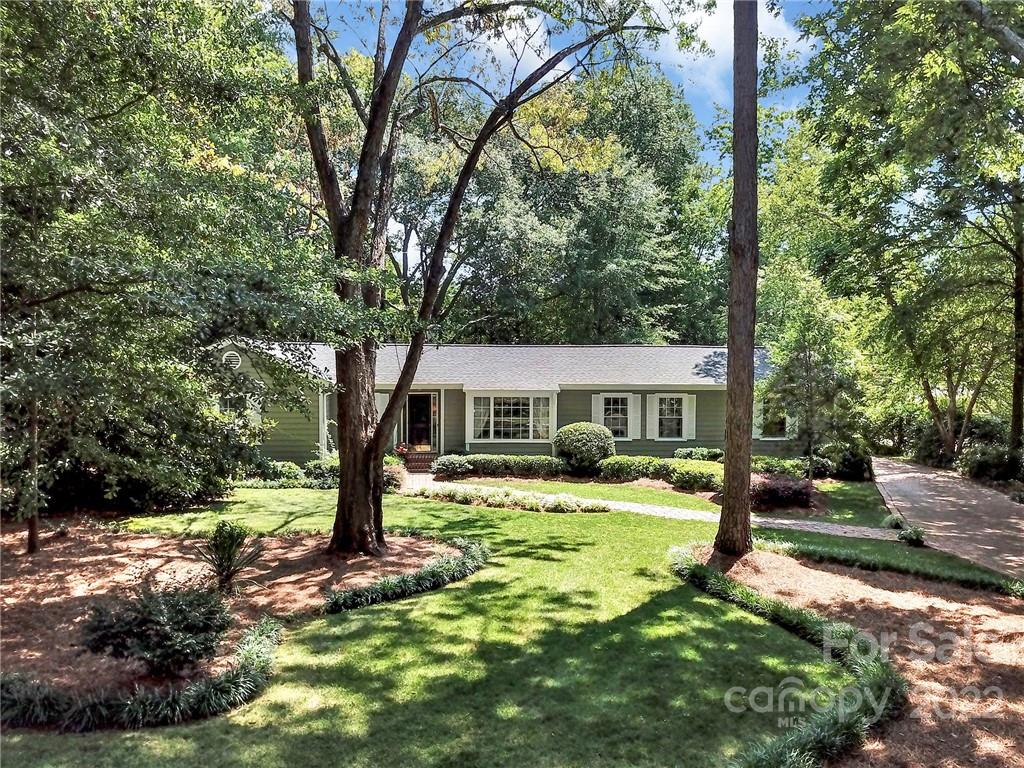 1520 Pelham Lane