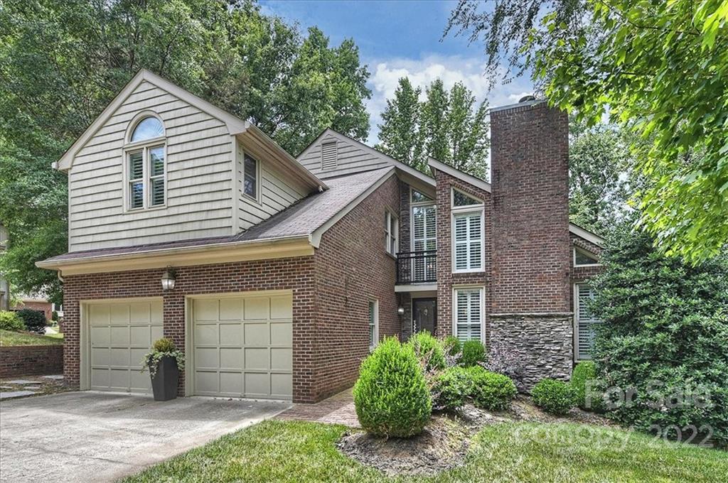5200 Dunrobin Lane