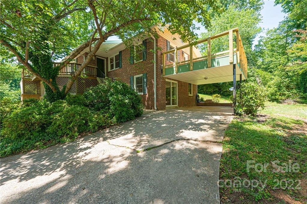 6294 Southlake Drive